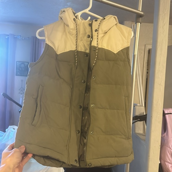 Patagonia Bivy Vest-Down Filled-Green + Cream with hood + snaps- size small - Picture 2 of 4
